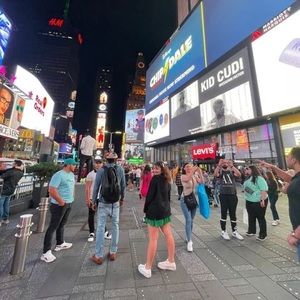 Meet your Posher, Flavia